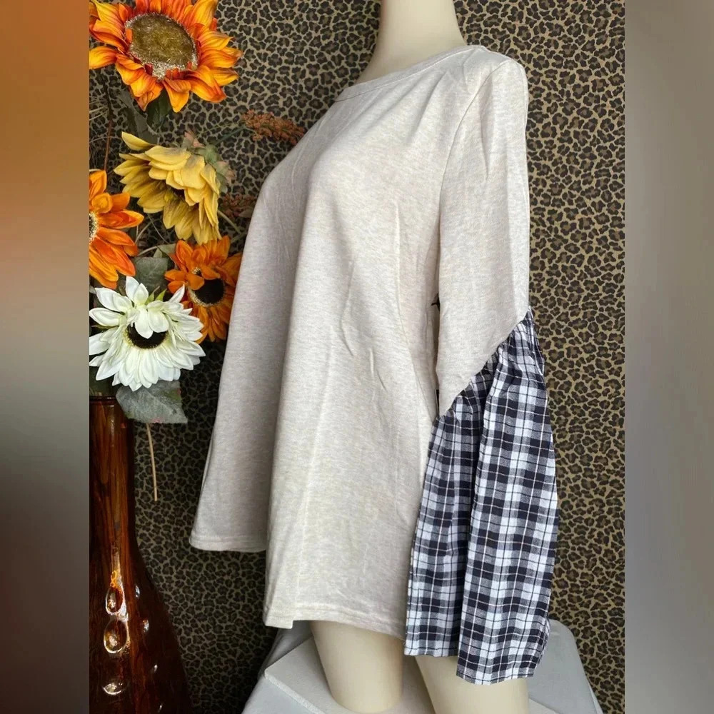 🌴3/$30🌴 DOE & RAE Oatmeal/Black Plaid Long Bell Sleeve Cotton Top NWT - Picture 5 of 10